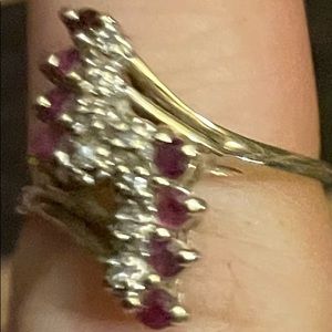 Cluster ring,14k gold,diamonds, and garnets.Size 6.